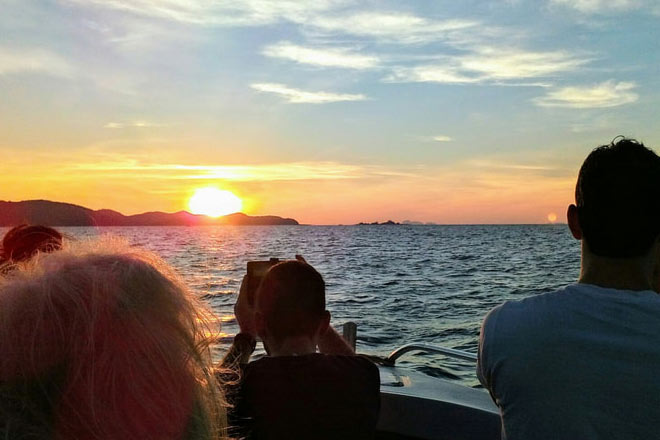 Phi Phi Sunrise Premium Tour by Speed Boat