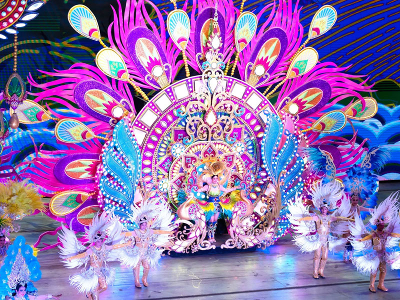 Carnival Magic Phuket Theme Park