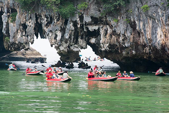 Private Long Tail Boat to James Bond