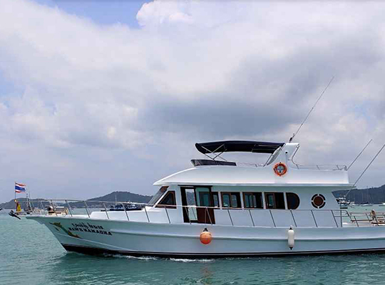 Private Fishing Charter Boat Raya Island